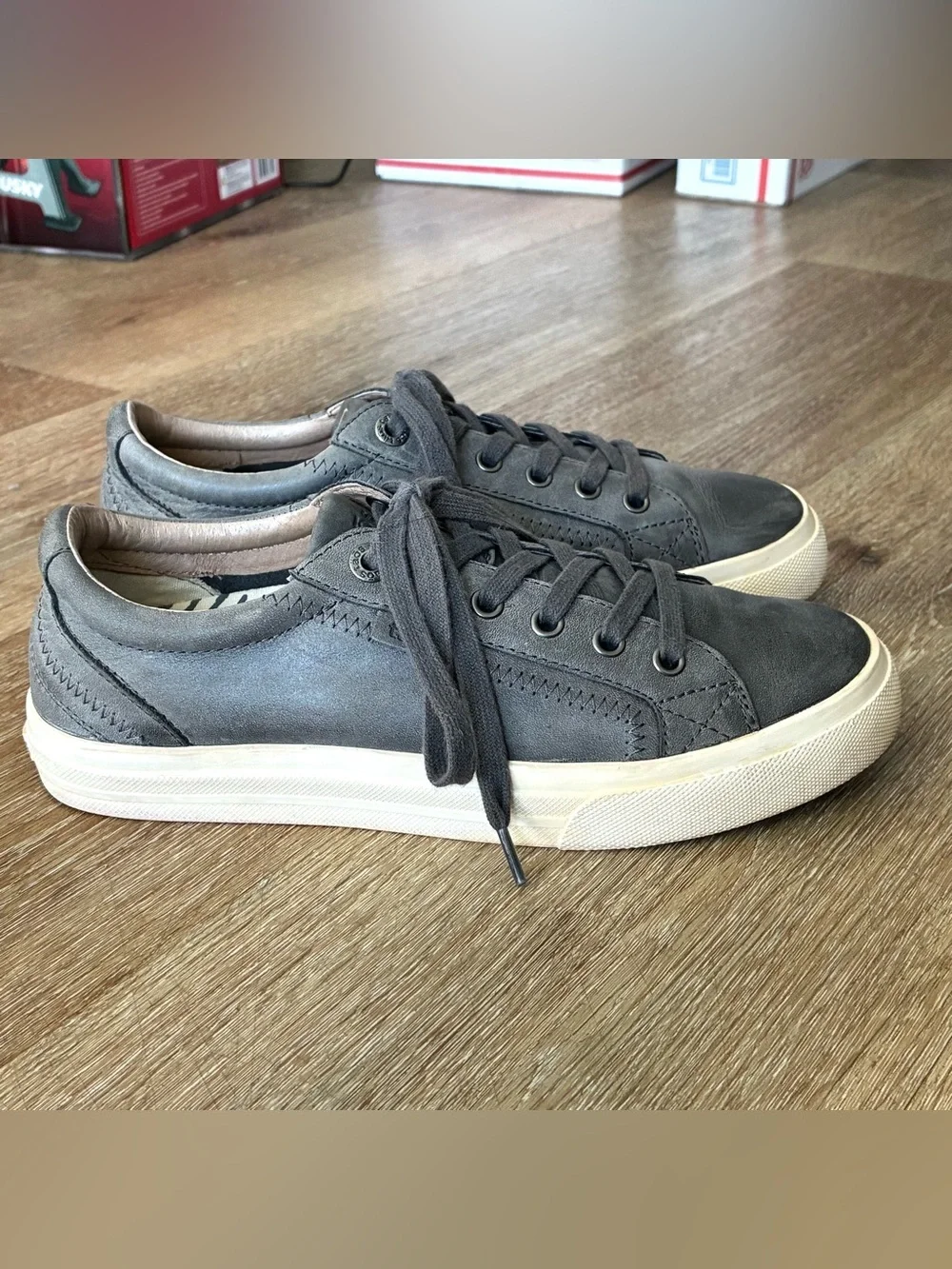 Taos Footwear Plim Soul Lux Leather Sneakers Gray Women’s Shoes Size 8